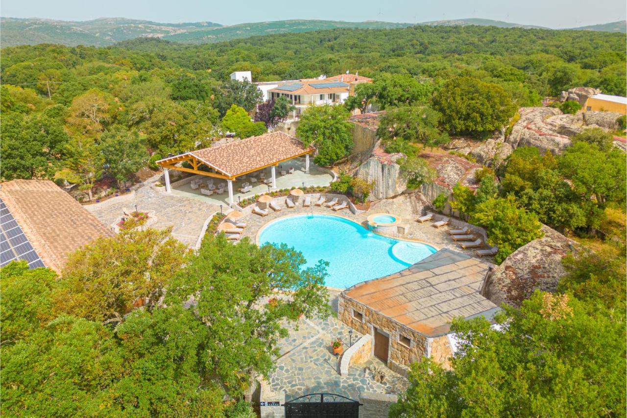 Готель Paghe Eco Luxury Experience Budduso Екстер'єр фото