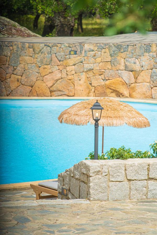 Готель Paghe Eco Luxury Experience Budduso Екстер'єр фото
